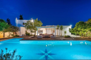 Hotel 8 Guests Large Villa near Bossa Beaches & Airport